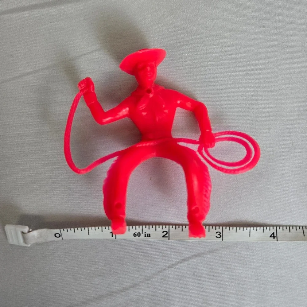 Set of 2 Vintage Plastic Cowboy Toy Figures, Red/Blue, 3.5